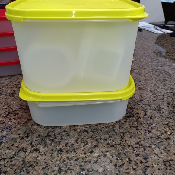 Tupperware - Picture 3 of 9